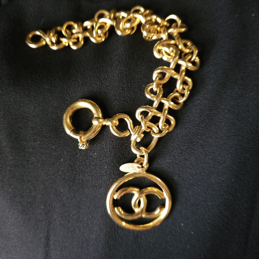 Chanel Gold Chain Bracelet - Picture 6 of 7